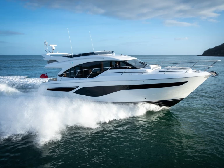 Location à Antibes - Princess F55 sur SamBoat