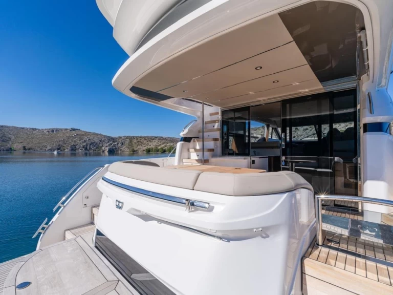 Louer Yacht avec ou sans skipper Princess à Antibes