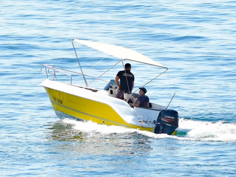 Marinello 520 a louer à Hvar