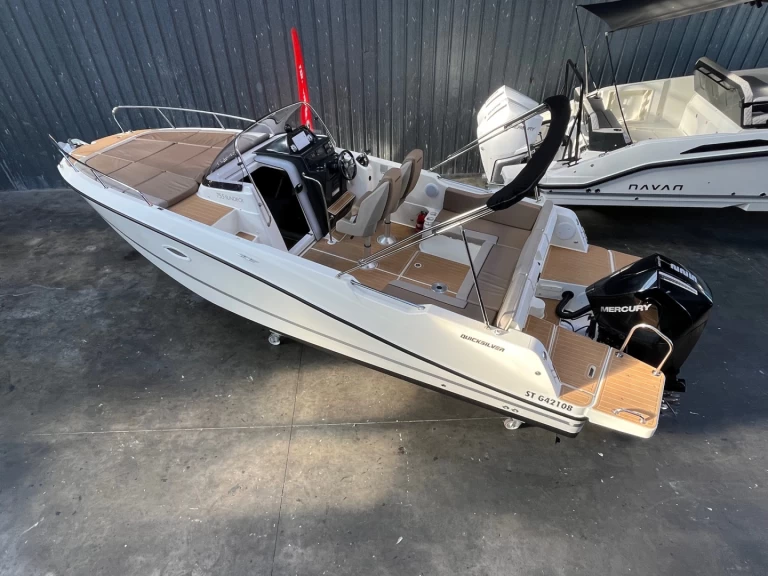 Location Bateau à moteur Quicksilver avec permis