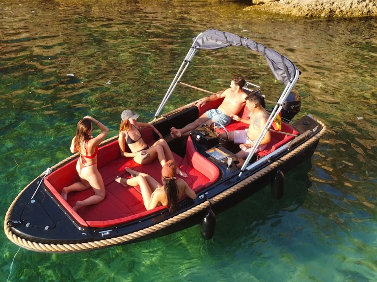 Bateau à moteur à louer à Sant Antoni de Portmany au meilleur prix