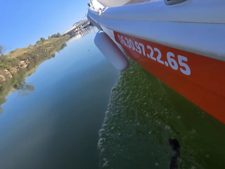 Louez un NAVALPLASTICA lancia 450 à Carnon-Plage