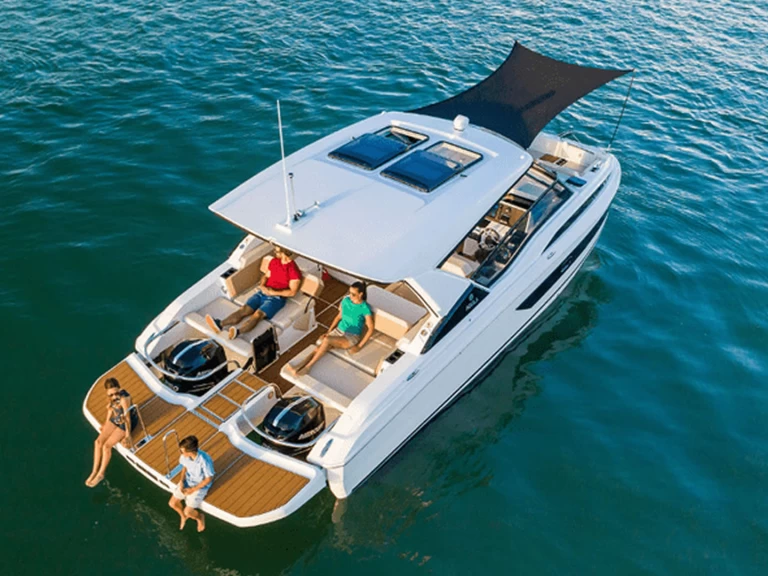 Location Bateau à moteur Aquila avec permis