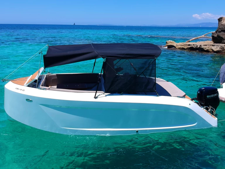 Louer Bateau à moteur avec ou sans skipper Valory à Palma de Majorque