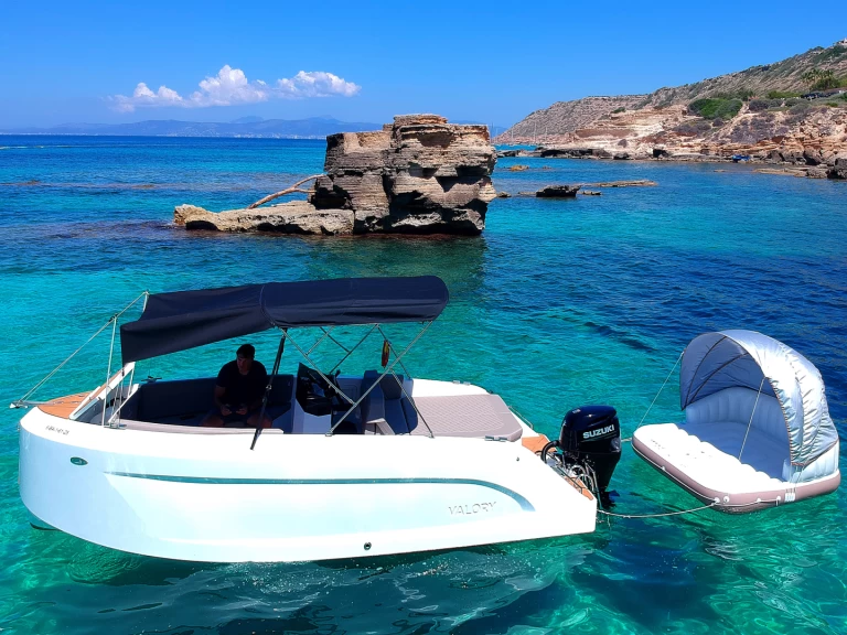 Location Bateau à moteur Valory avec permis