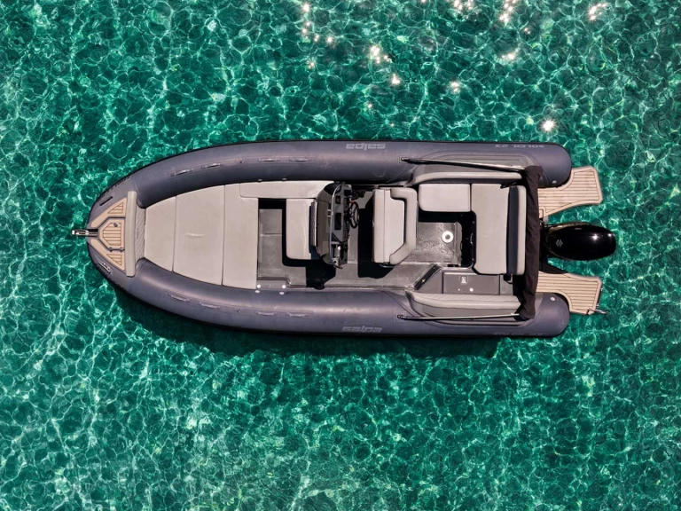 Louer Semi-rigide avec ou sans skipper Salpa à Kontokáli