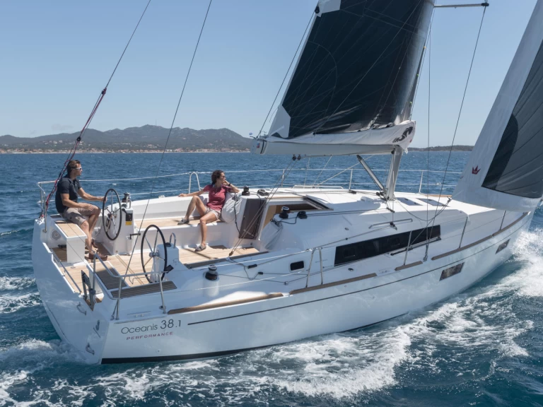 Location à Procida - Bénéteau Oceanis 38 sur SamBoat