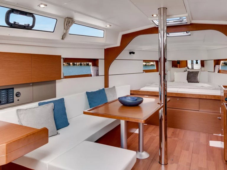 Location bateau Procida pas cher Oceanis 38
