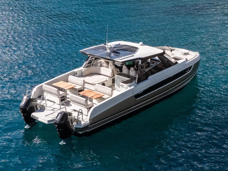 Bateau à moteur à louer à Saint-Raphaël au meilleur prix