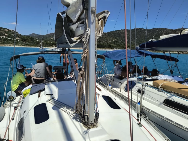 Louez un Bénéteau Oceanis 321 à Cagliari