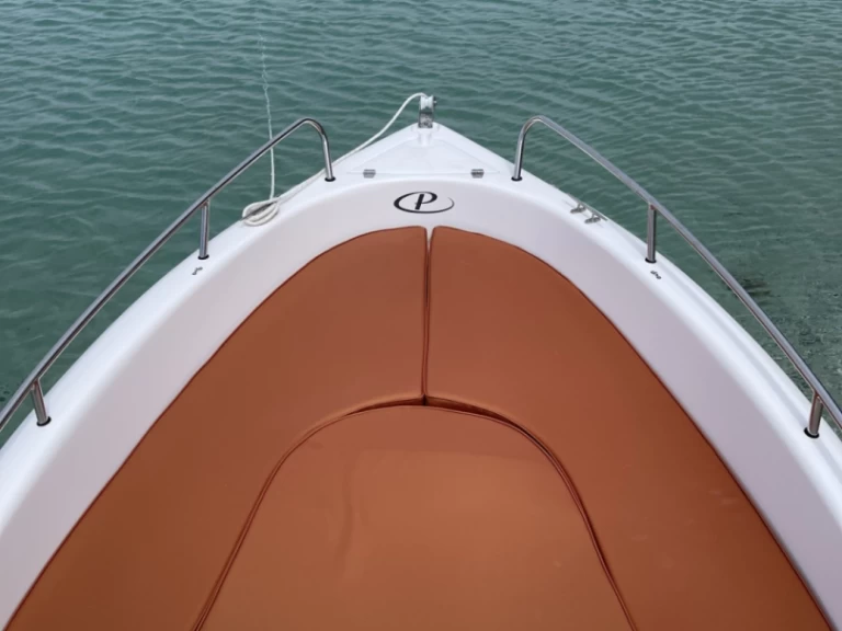 Bateau à moteur à louer à Zakynthos au meilleur prix