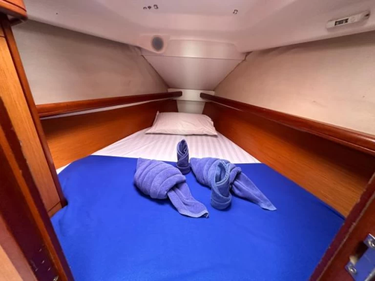 Louez un Jeanneau OCEANIS 323 (2 CAB) à Mai Khao