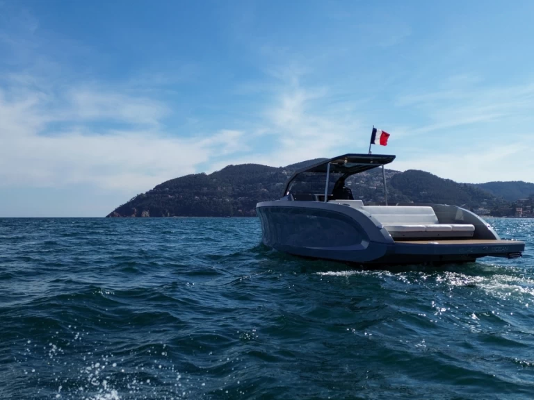 Bateau à moteur à louer à Mandelieu-la-Napoule au meilleur prix