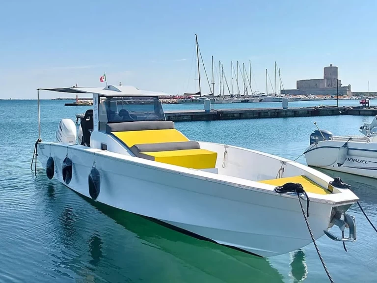 Bateau à moteur à louer à Trapani au meilleur prix