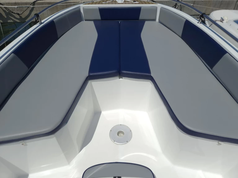 Louer Bateau à moteur avec ou sans skipper Orizzonti à Poreč