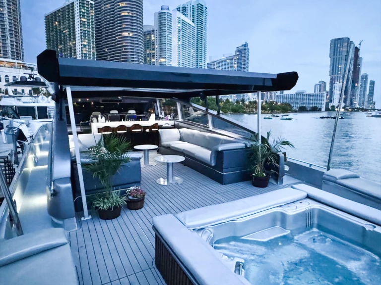 Location bateau Leopard (Arno) 27 meters à North Miami Beach sur Samboat