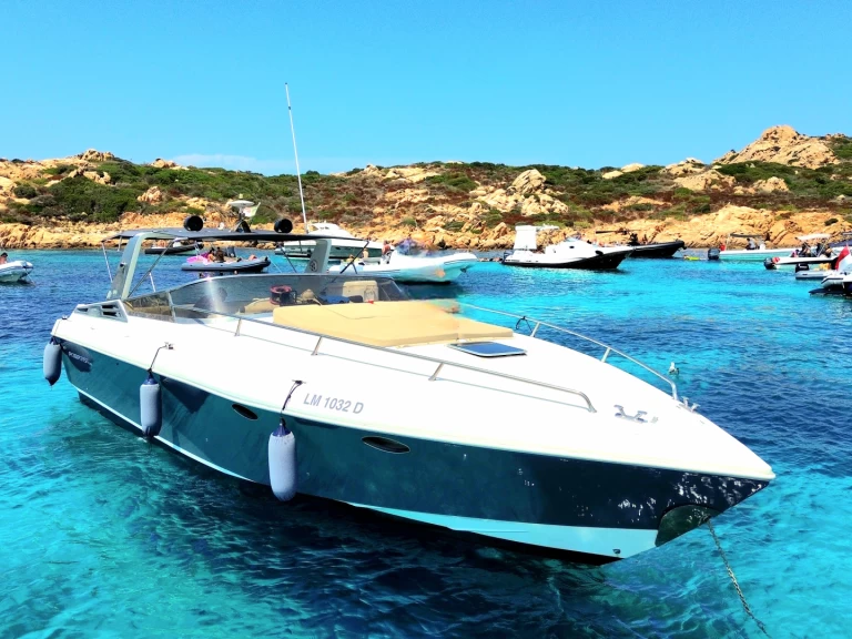 Location bateau Abbate Primatist 39 à Porto Rotondo sur Samboat