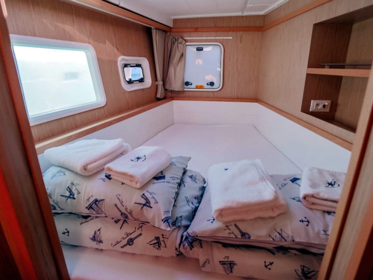 Location à Álimos - Lagoon Lagoon 39 sur SamBoat