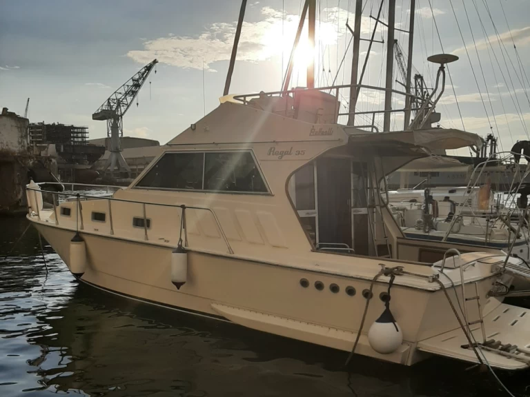 Location bateau Raffaelli Regal 35 à Castellammare di Stabia sur Samboat