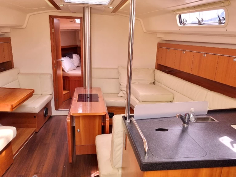 Louez un Hanse Hanse 415 à Primošten