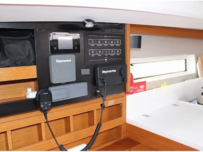 Louez un Jeanneau Sun Odyssey 440 à Marigot