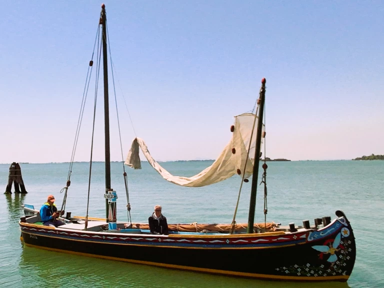 Location Bateau à moteur Amadi avec permis