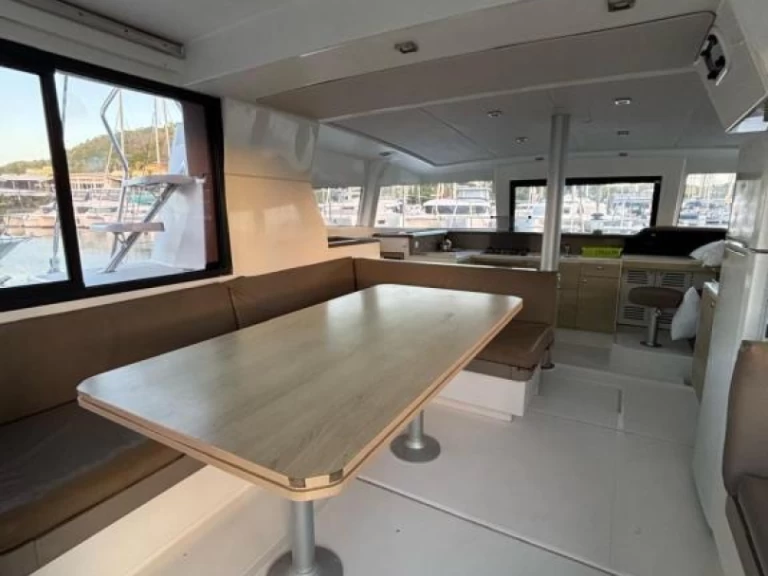 Louer Catamaran avec ou sans skipper Catana à Le Marin