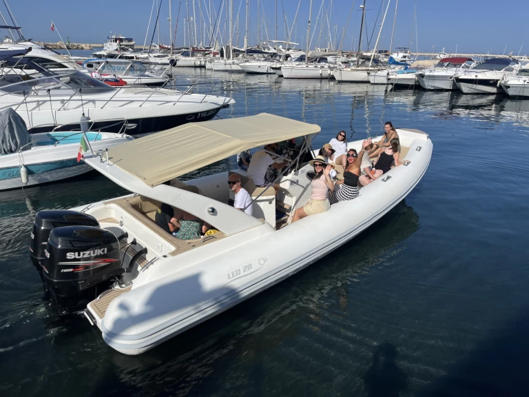 Louer Semi-rigide avec ou sans skipper Nautica Led à Porto turistico Marsala