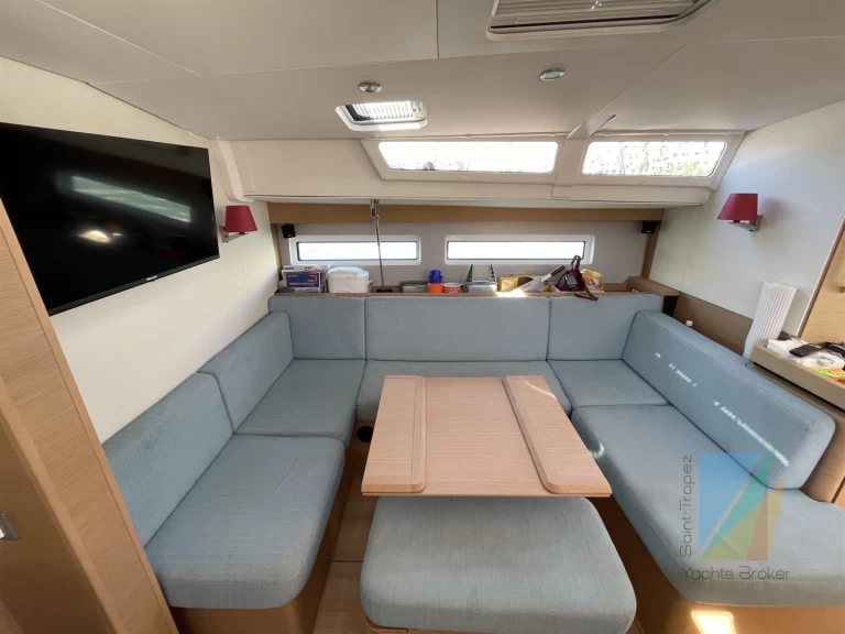 Location à Salerne - Jeanneau Sun Odyssey 490 sur SamBoat