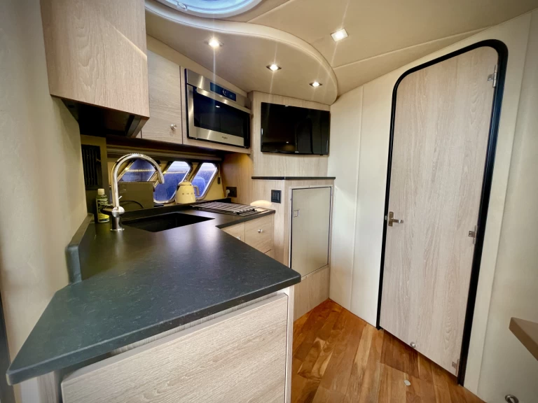 Location Yacht Cruisers avec permis