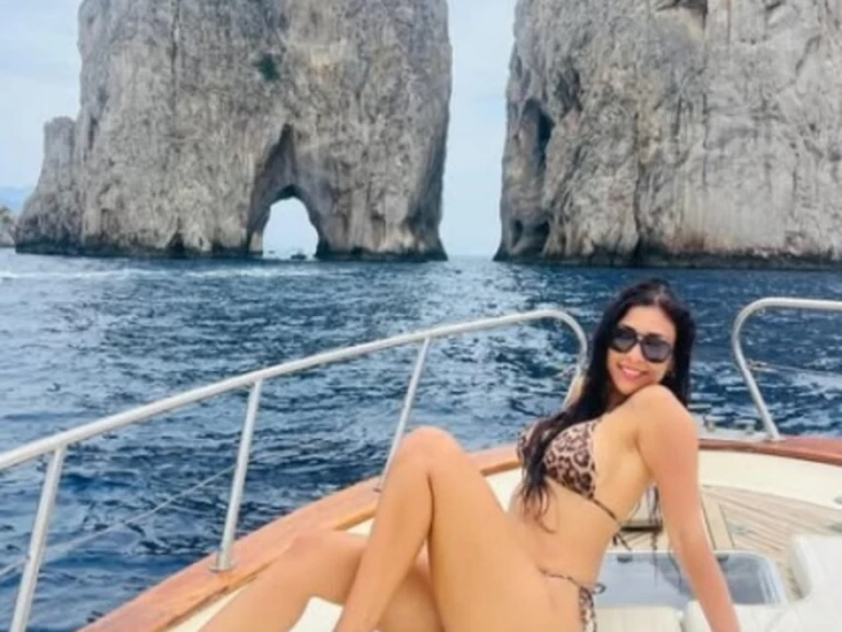 Louer Bateau à moteur avec ou sans skipper Fratelli Aprea à Capri