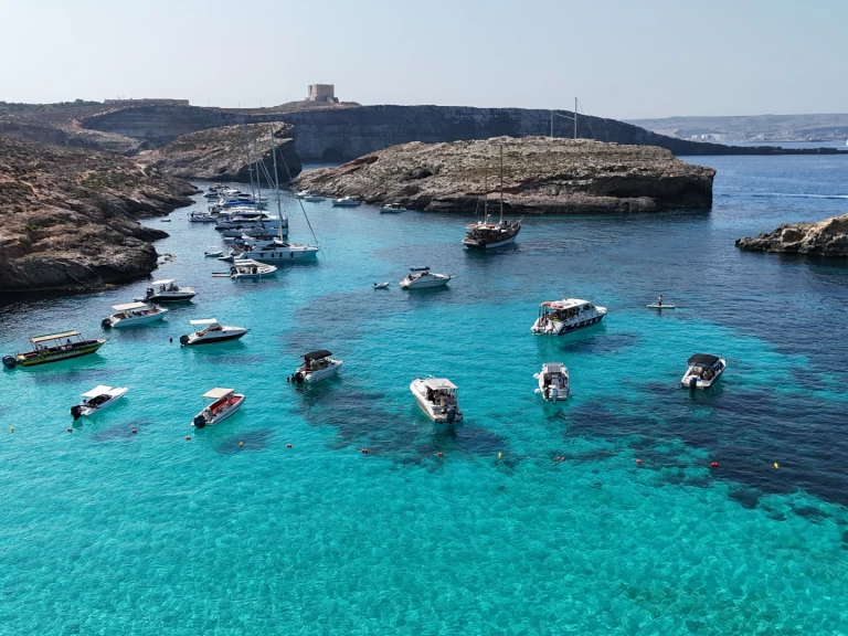 Coronet motoring a louer à Ċirkewwa