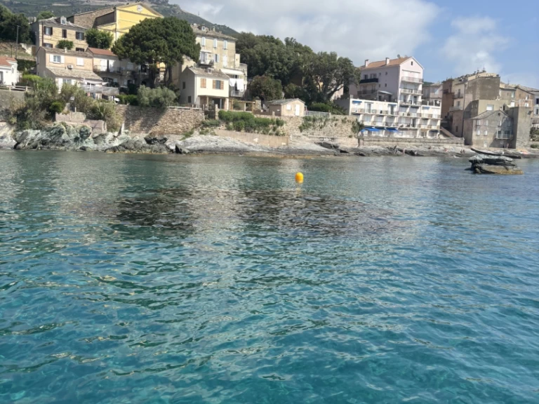 Location Bateau à moteur à Bastia Port - Jeanneau Cap Camarat 5.1