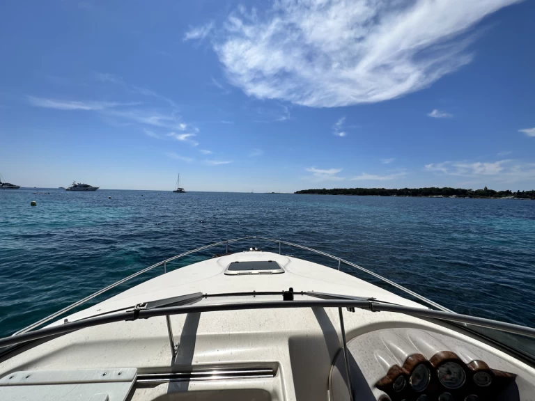 Location bateau Vieux Port de Cannes pas cher Captiva 232 Cudy