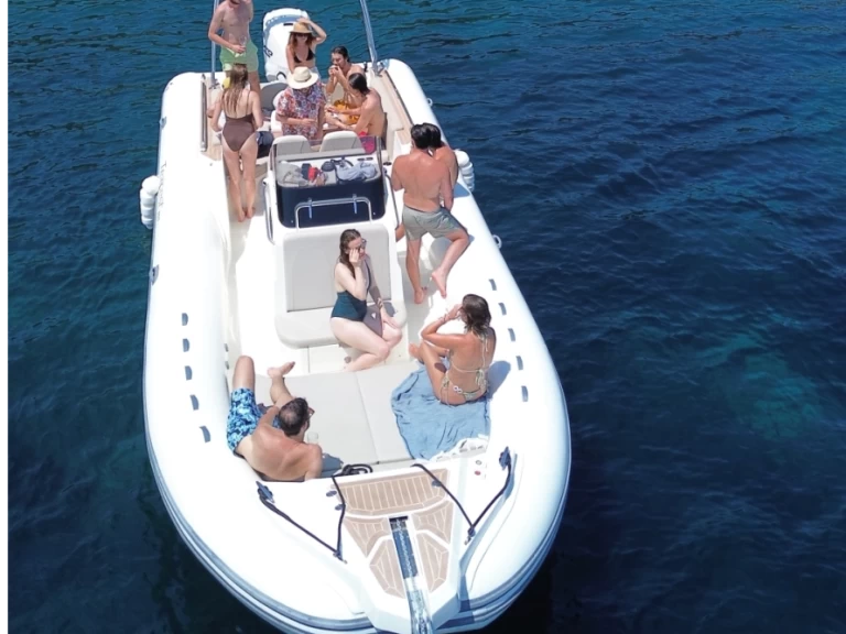 Louez un Capelli Tempest 900 Open à Hyères