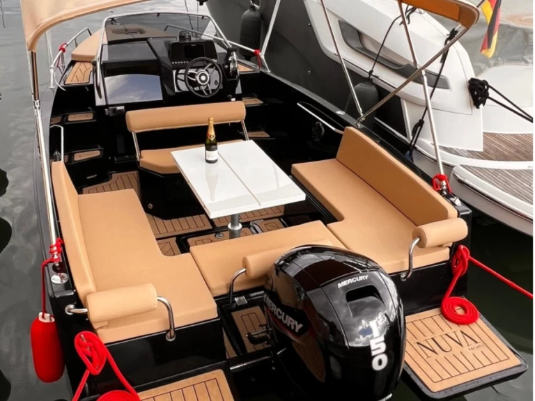 Louez un Nuva Nuva M6 à Santa Eulària des Riu