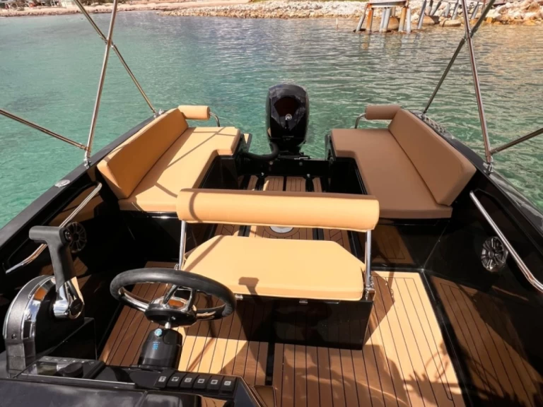Location bateau Nuva Nuva M6 à Santa Eulària des Riu sur Samboat