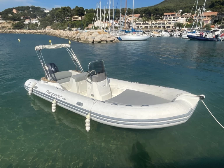 Location Semi-rigide à La Madrague - Capelli Tempest 650