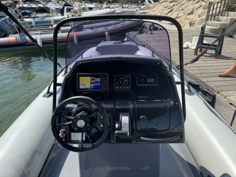 Location à La Madrague - Grand Boats Golden Line G650LF sur SamBoat