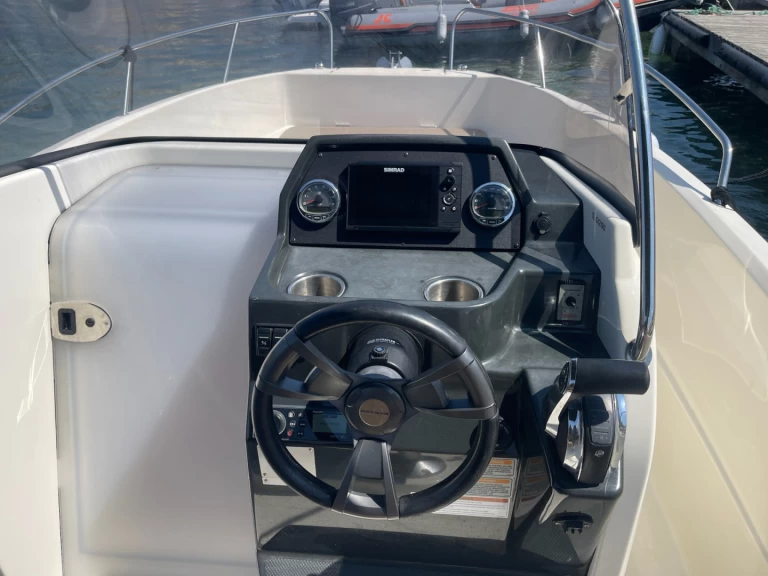 Louer Bateau à moteur avec ou sans skipper Quicksilver à La Madrague