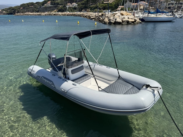 Louez un Capelli Tempest 505 Easy à La Madrague