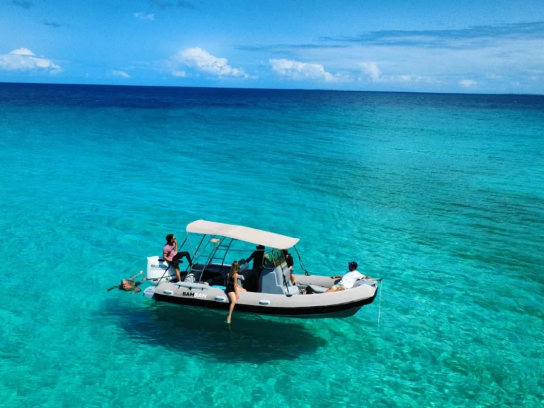 Location bateau 3D Tender Lux 655 à Saint Martin sur Samboat