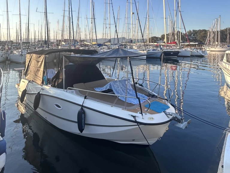 Location Bateau à moteur Quicksilver avec permis