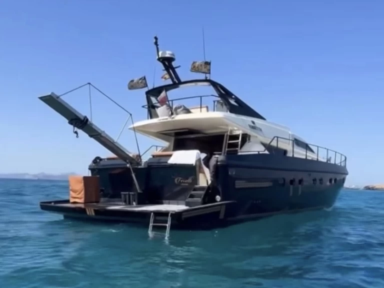 Yacht à louer à Port Esportiu Marina d'Eivissa au meilleur prix