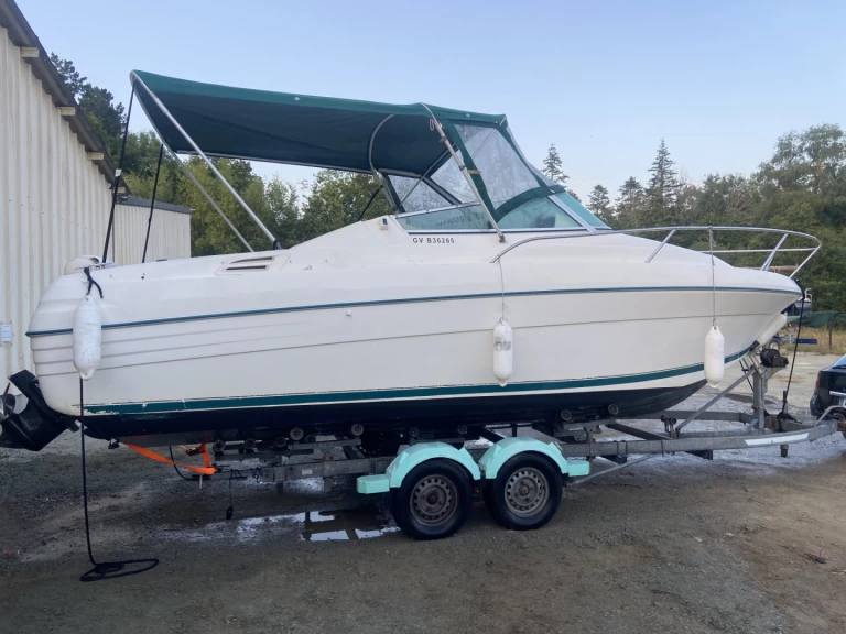 Location Bateau à moteur Jeanneau avec permis