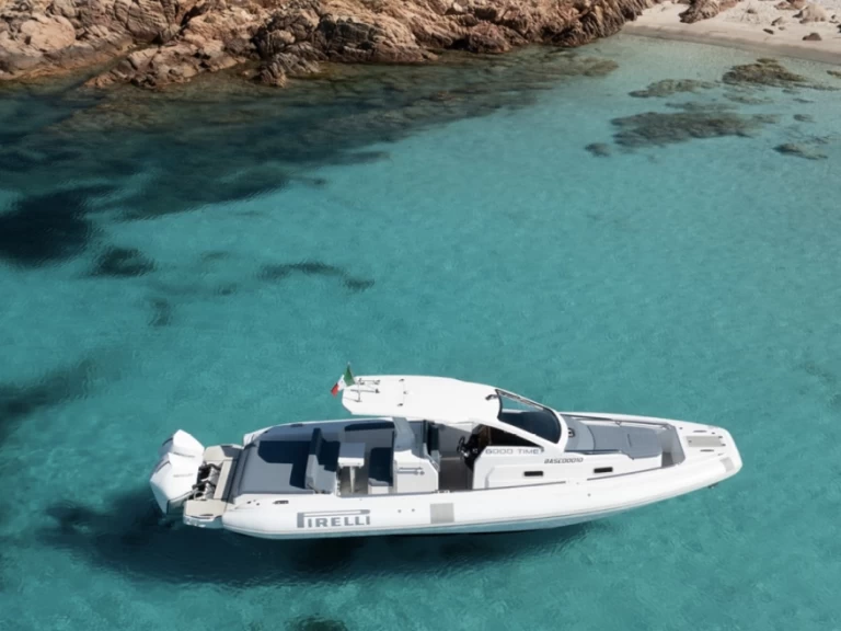 Louez un Pirelli Pirelli 35 à Porto Cervo