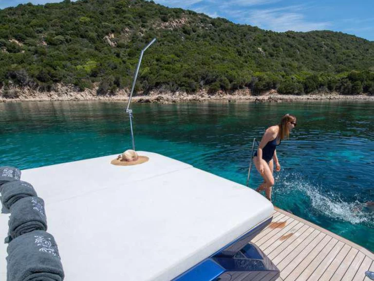 Location Bateau à moteur à Cannes - WALLY YACHTS 48