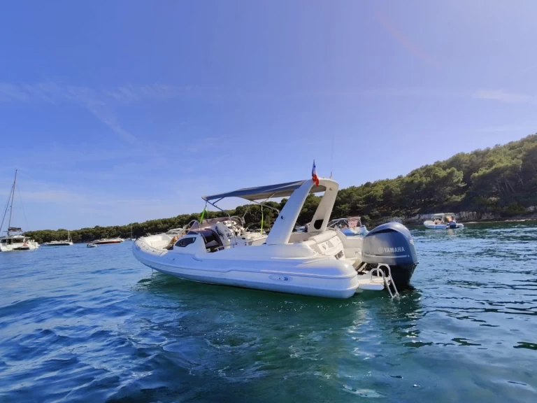 Location à Mandelieu-la-Napoule - Marco E-Motion 29’ sur SamBoat