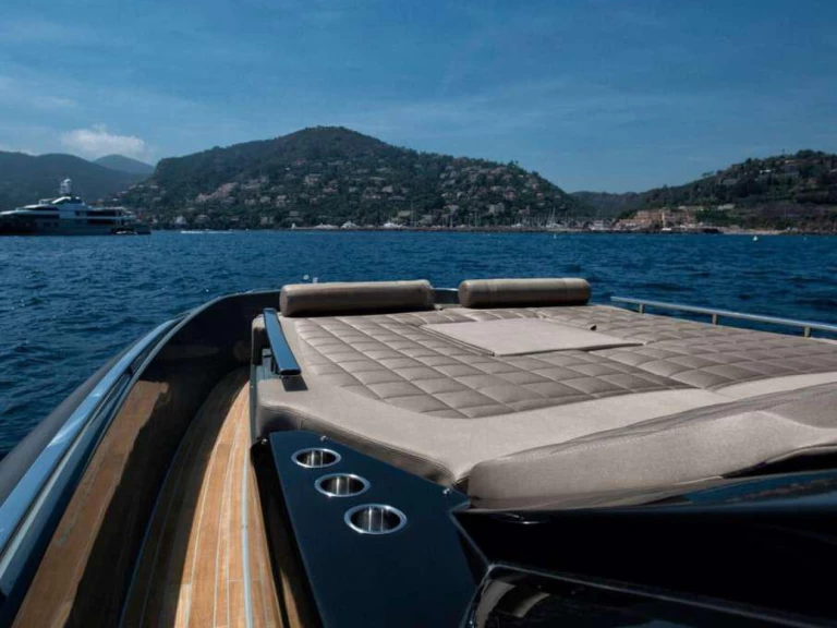 Louez un Sacs REBEL 47 à Cannes