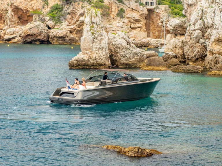 Louez un Reborn Bowrider 38 à Antibes